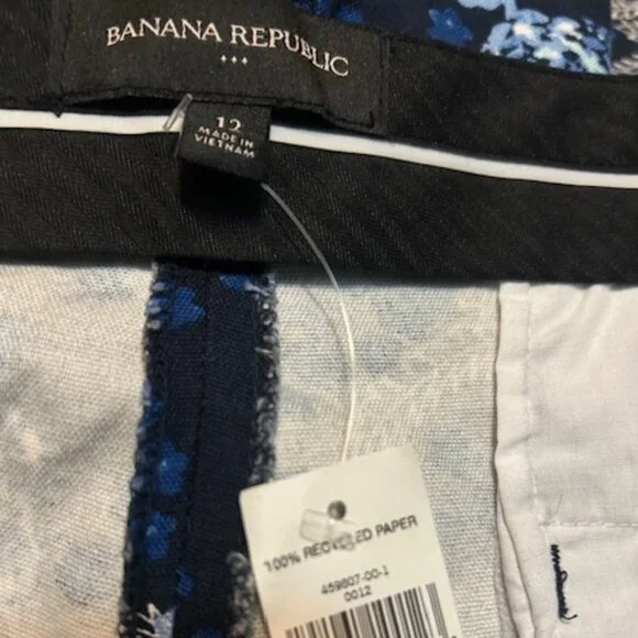 Banana Republic Navy Tropical shorts, size 12 - Picture 3 of 4